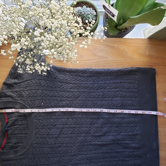 Gray Tommy Hilfiger sweater - Picture 2 of 5